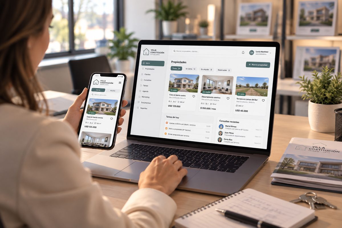 Plataforma inmobiliaria con el catálogo de propiedades en una notebook y un celular.